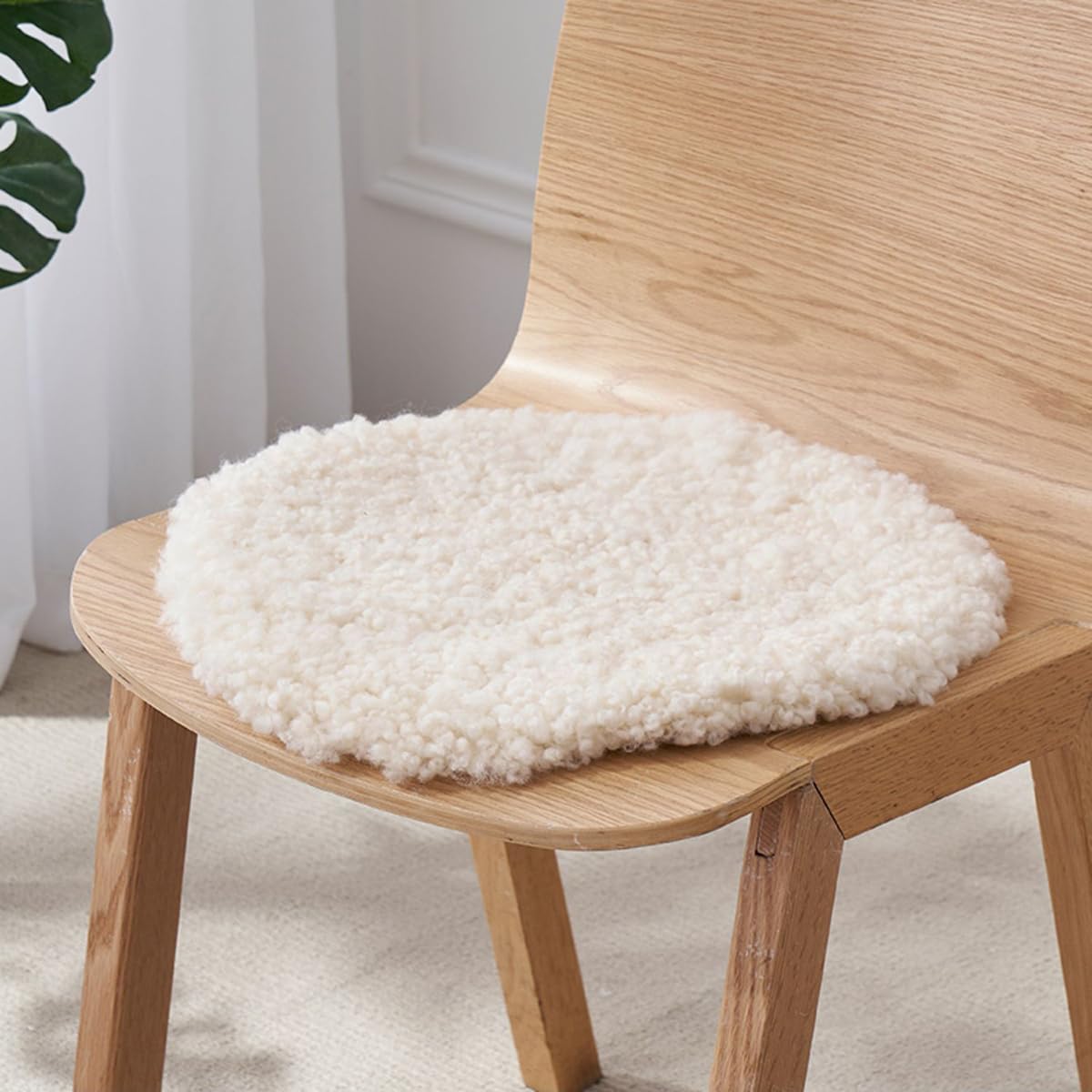 HC&WT Sheepskin Seat Cushion, Short Curly Fur Chair Pad Super Soft Car Seat Cover Non-Slip Natural Wool Rugs Office Desk Chair Stool Cushion (Beige,Circular diameter 35cm(13.7 inch))