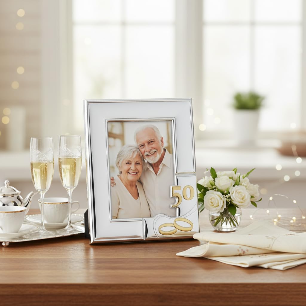 Portafoto per il Cinquantesimo 50 Anniversario di Matrimonio con Cornice in Argento Lucido e Incisione dei nomi Inclusa (Argento, Foto 10x15 cm)