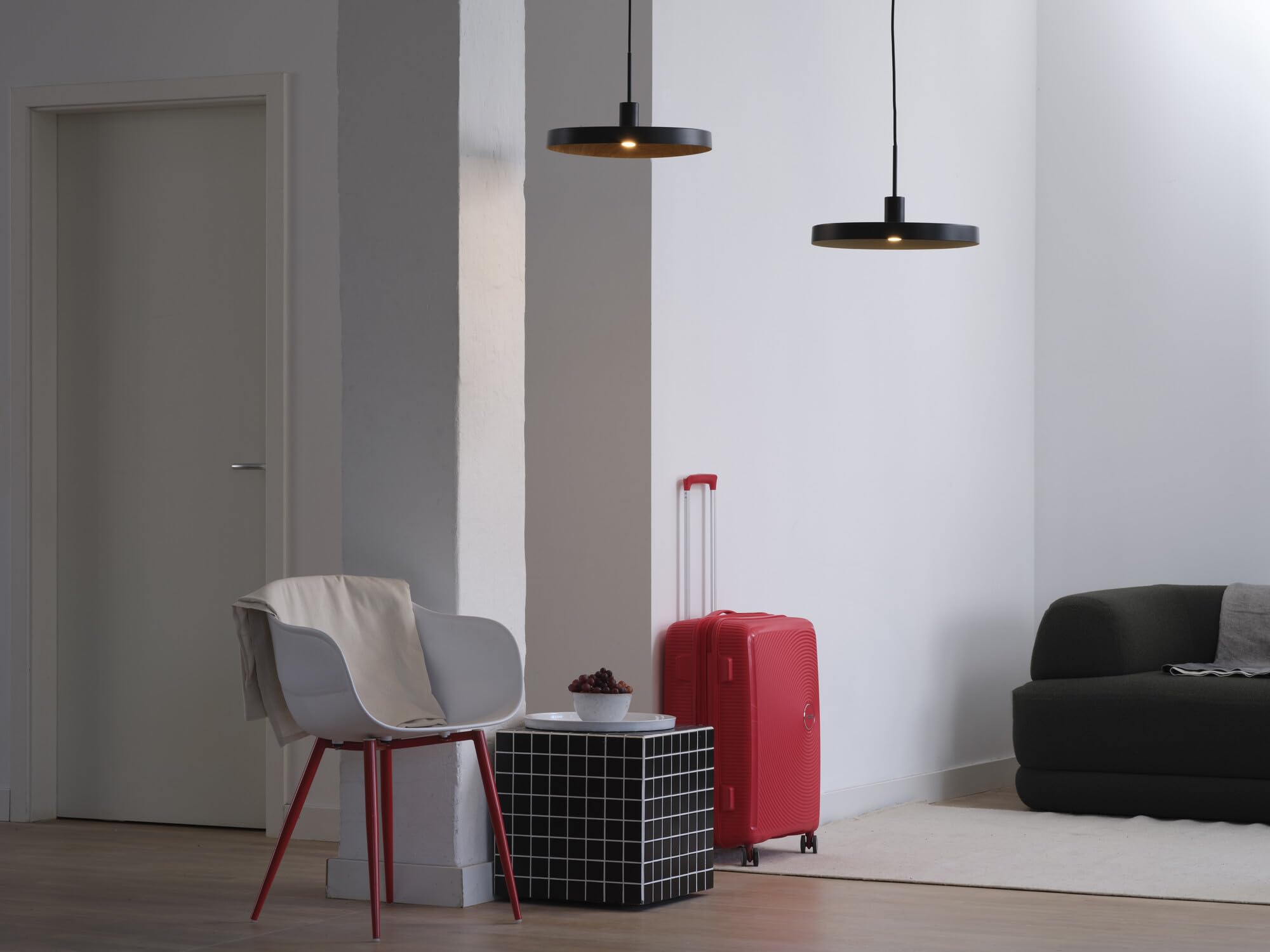 OSRAM Flat Lamp, lámpara LED ultra-compacta y plana con casquillo E27,