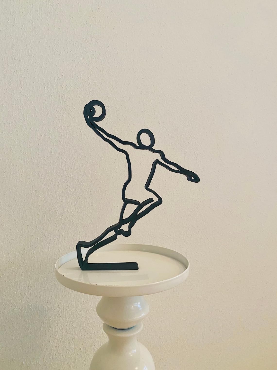 EROTNGO NBA Basketball Player Sculpture - Dynamic Tabletop Decor for Sports Enthusiasts and Game Art Collectors 1