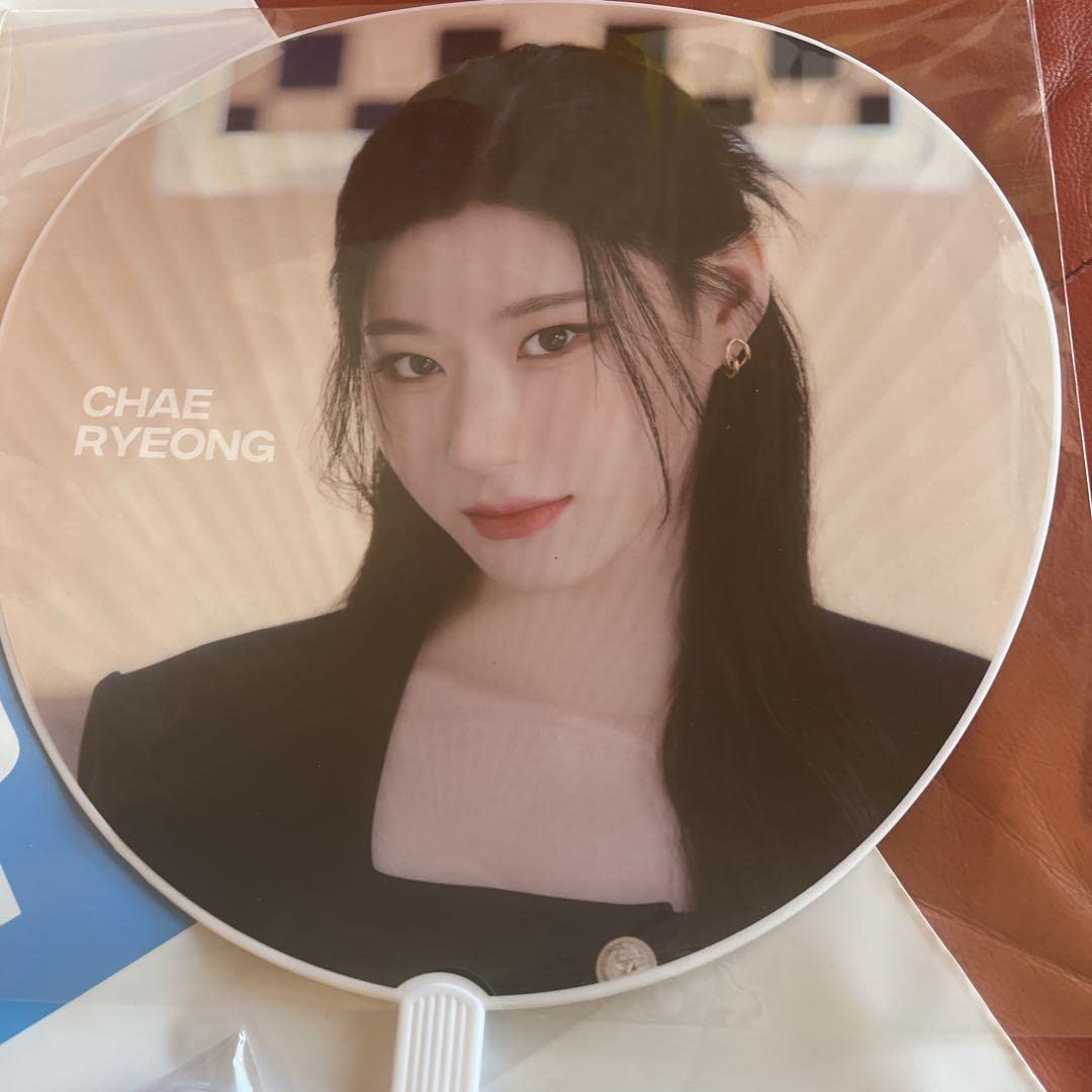 itzy チェリョン うちわ 商品詳細ページ | ITZY JAPAN OFFICIAL SHOP | JYP JAPAN POPUP