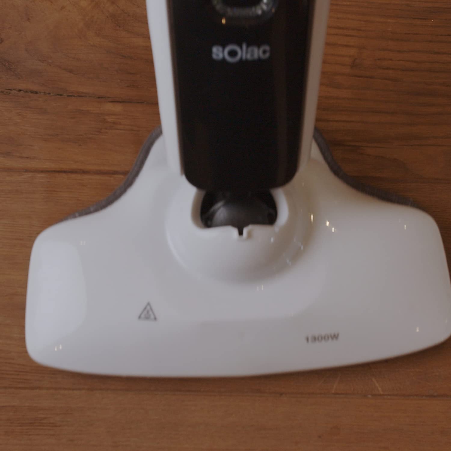 Solac - Mopa a vapor 1300W | Ideal para suelos duros, alfombras y moquetas | Calentamiento 30s | Wireless control | Posición parking | 2 mopas incluidas | Accesorio para alfombras | Vaso de llenado