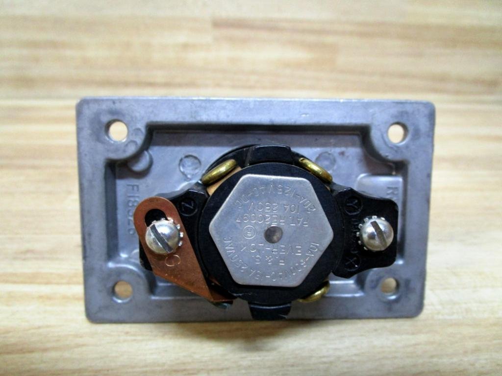 Russell & Stoll 3744 Receptacle Only No Box