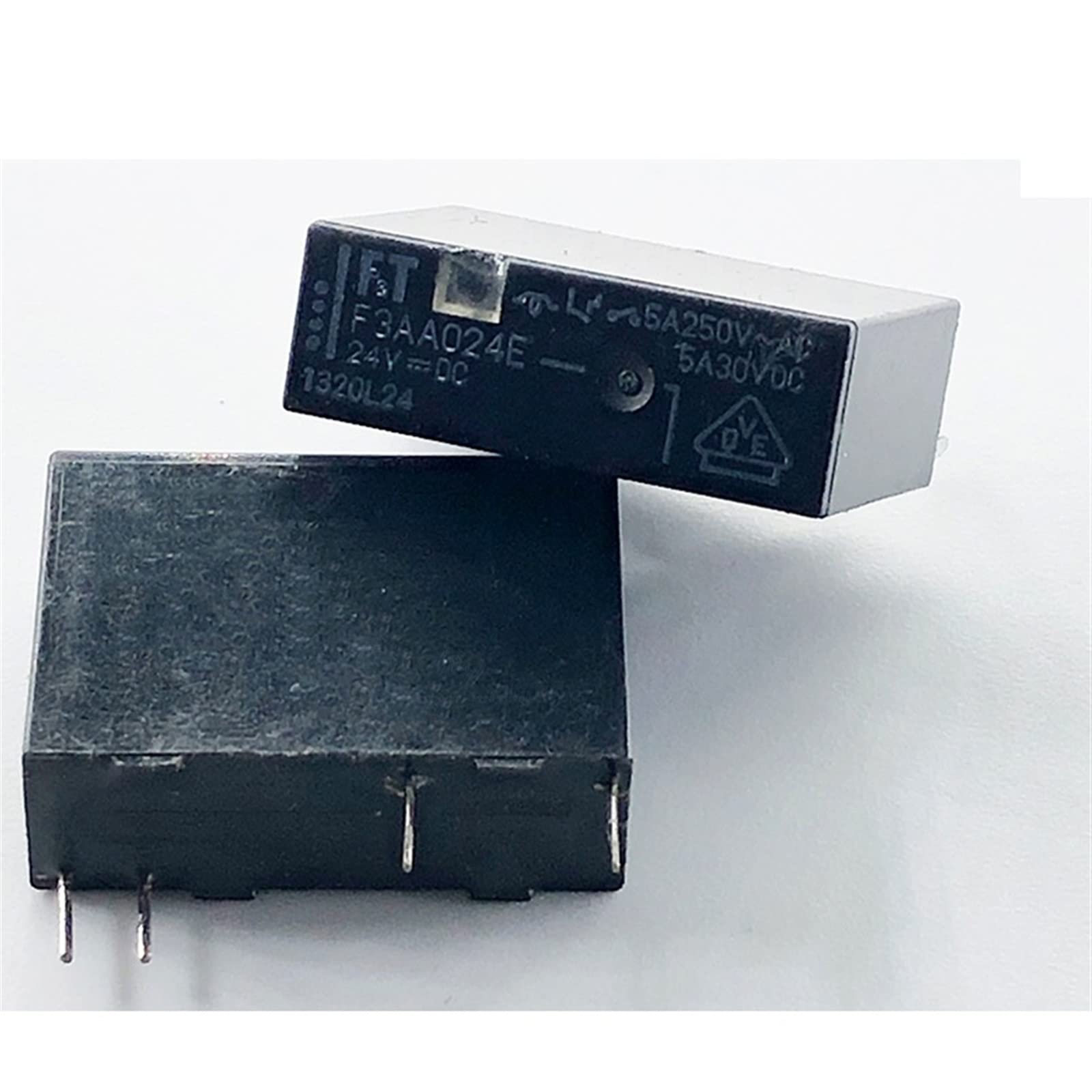 AQHYEBNSR 1PCS Relay F3AA024E 4PIN 3A/5A 24VDC