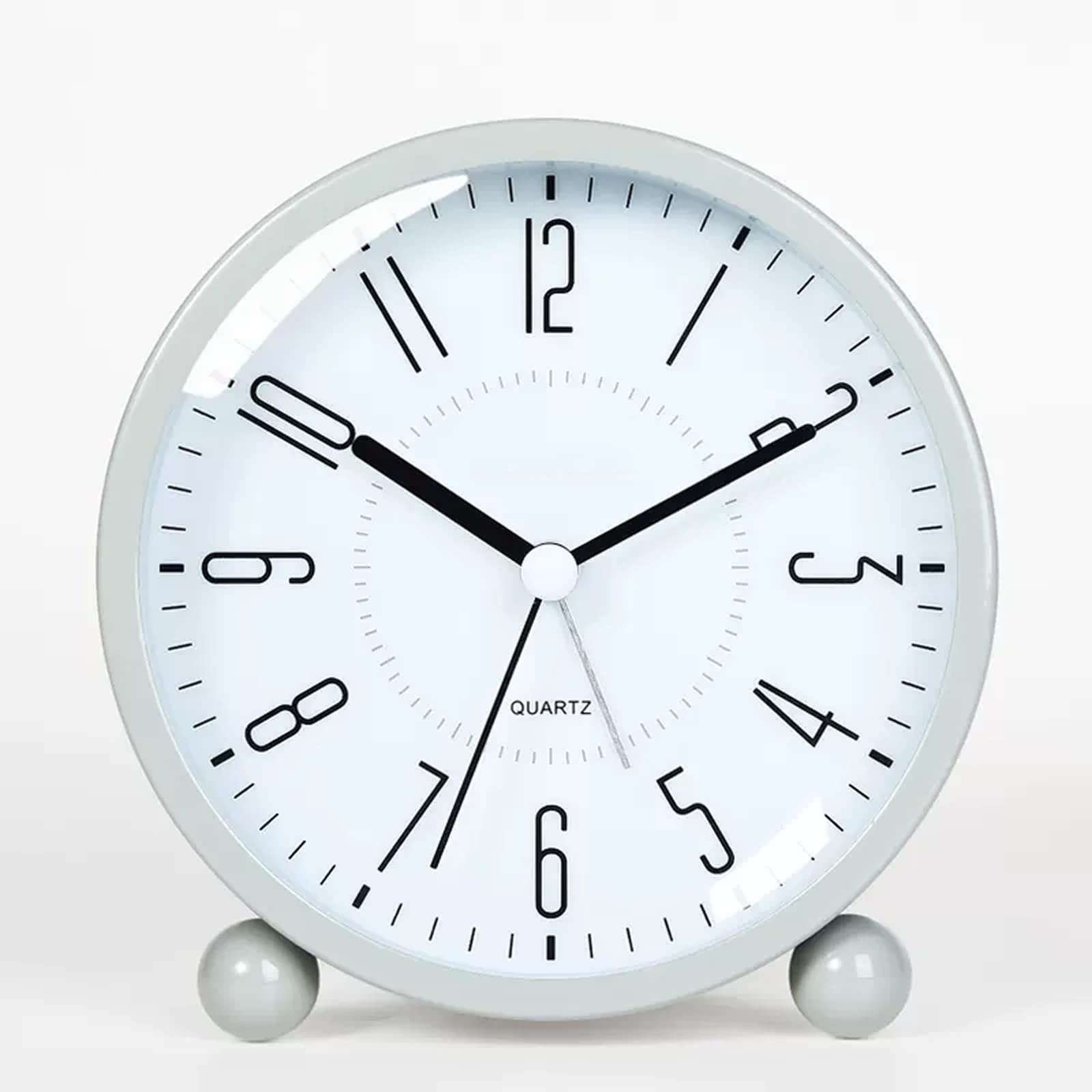 BMKGODN alarm clock， 4.5" Battery Operated Alarm Clock,Small Silent Bedside Desk Metal with Light Function(Gris)
