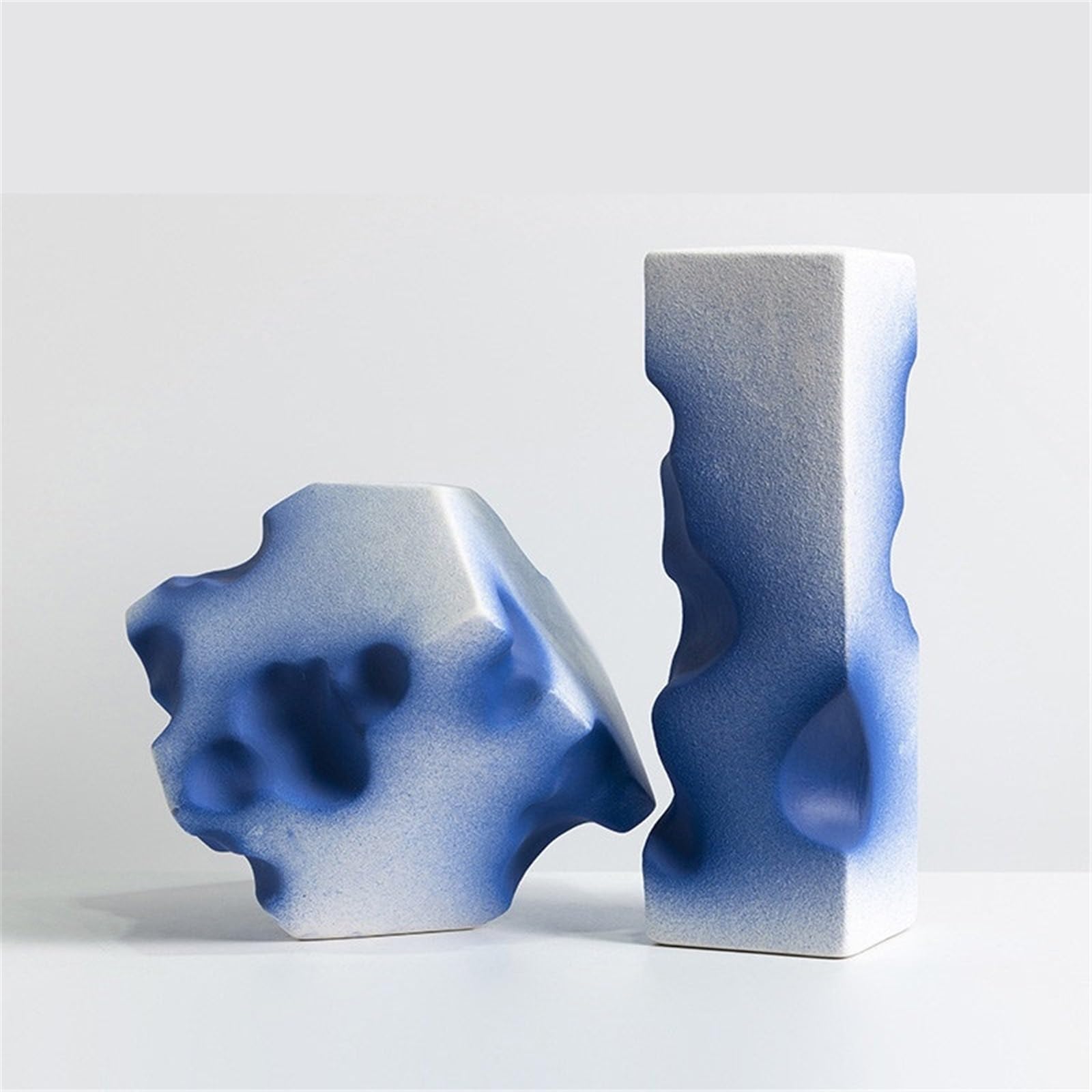 Wyjątkowy Unique Blue Cheese-shaped Ceramic Ornament for Living Room TV Cabinet Home Decoration Sculpture Rzeźby