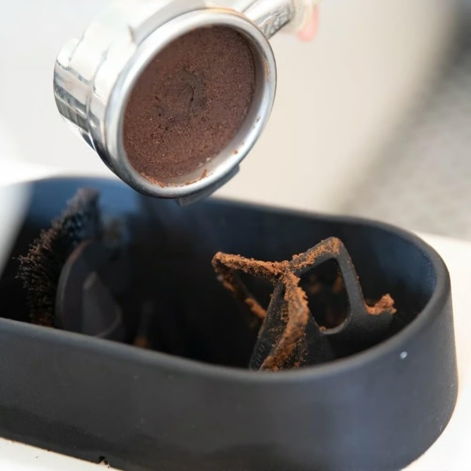 Kit Per La Pulizia Del Portafiltro Del Caffè, Pulitore Automatico Per Il Contenitore Dei Fondi, Supporto Per Pulitore Del Portafiltro Con Raccoglitore Dei Fondi E Spazzola Per La Pulizia,19*11*9.5cm