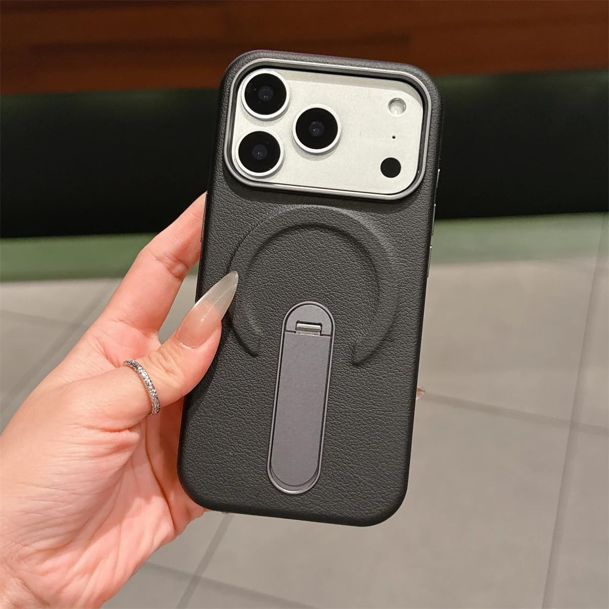 Custodia in pelle con supporto magnetico per iPhone 13, resistente agli urti e alla ricarica wireless (per iPhone 13/Nero)