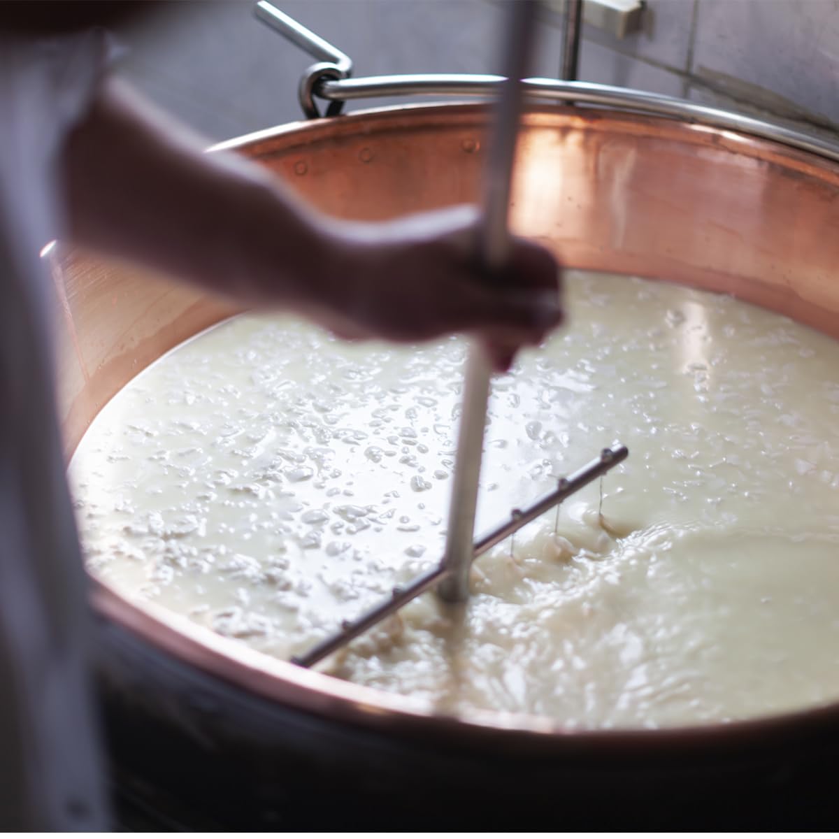 LA HUERTONA Cuña de queso Asturiano NUBLINA de leche pasteurizada de vaca 230-270 gr., Origen Asturias, Envasado al vacío