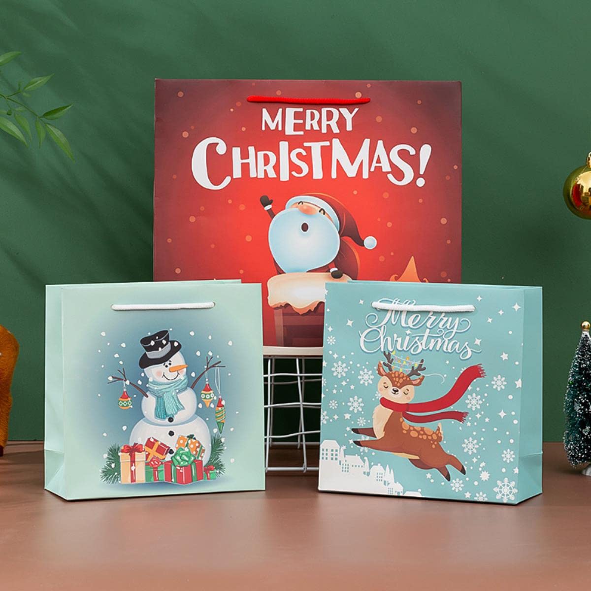 CTLH20 Lot de 10 sacs en papier pour cadeau de Noël avec poignée - 14 x 15 x 7 cm
