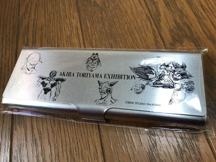 週刊ジャンプ 鳥山明 ペンケース Amazon.co.jp: ドラゴンボ ール 缶ペンケース 鳥山明エキシビジョン