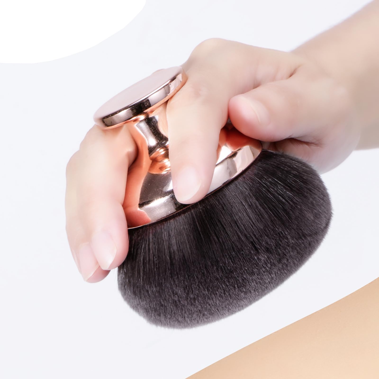 BABYSHEEP Blend & Blur - Brocha de maquillaje corporal para autobronceador de piernas y bronceador, brocha kabuki de 90 mm de ancho con cabeza redonda y bolsa de cordón