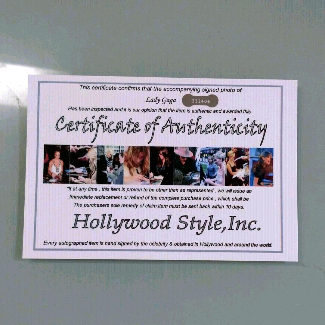 レディー・ガガ直筆サイン入り2Lサイズ写真…Lady Gaga レディー・ガガ直筆サイン入り2Lサイズ写真…Lady Gaga