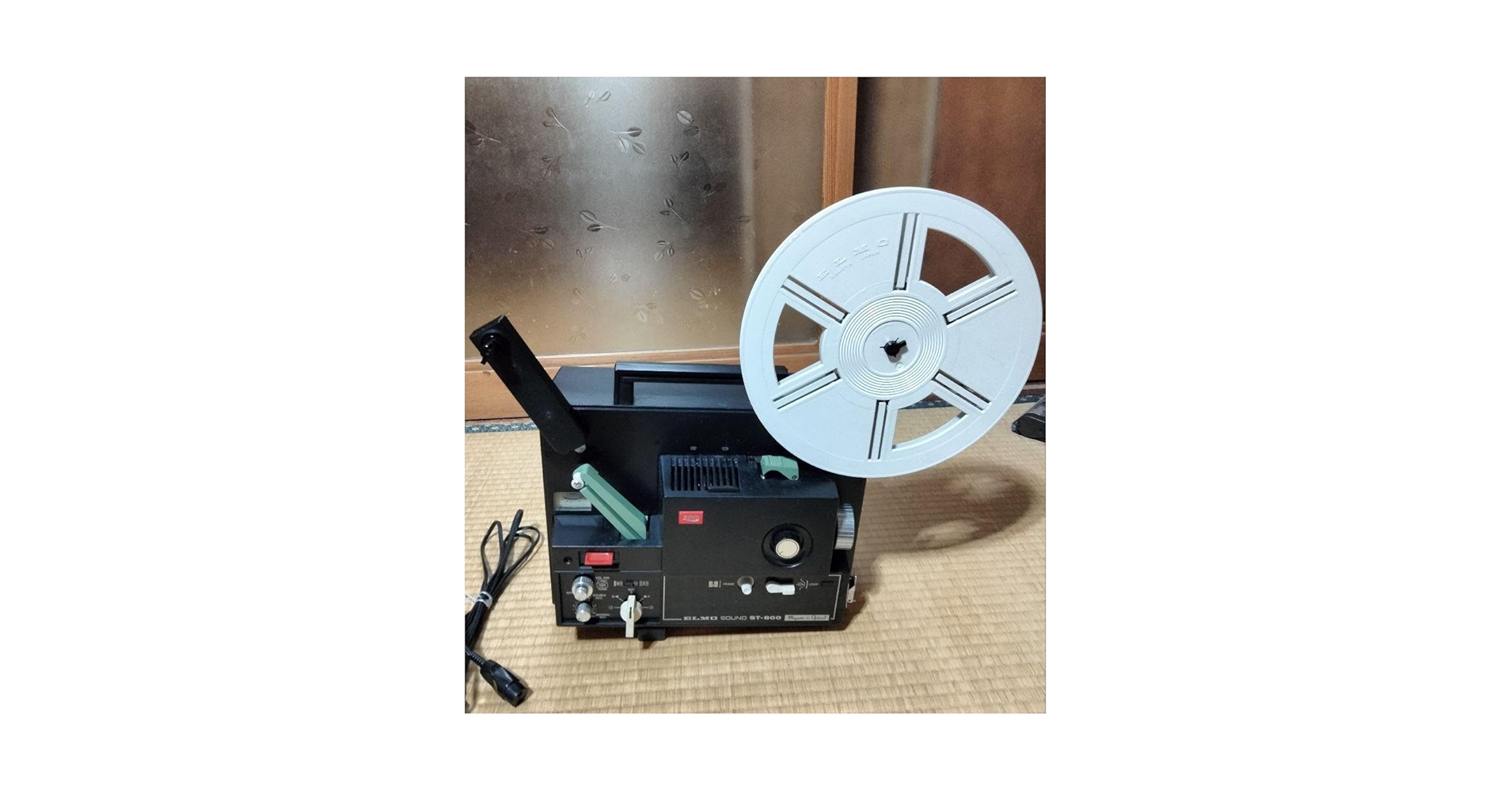 【8mm映写機】 エルモ ELMO ST-800 Amazon.co.jp: ELMO ST-800 レトロ 8mm映写機 映写機器 フィルム