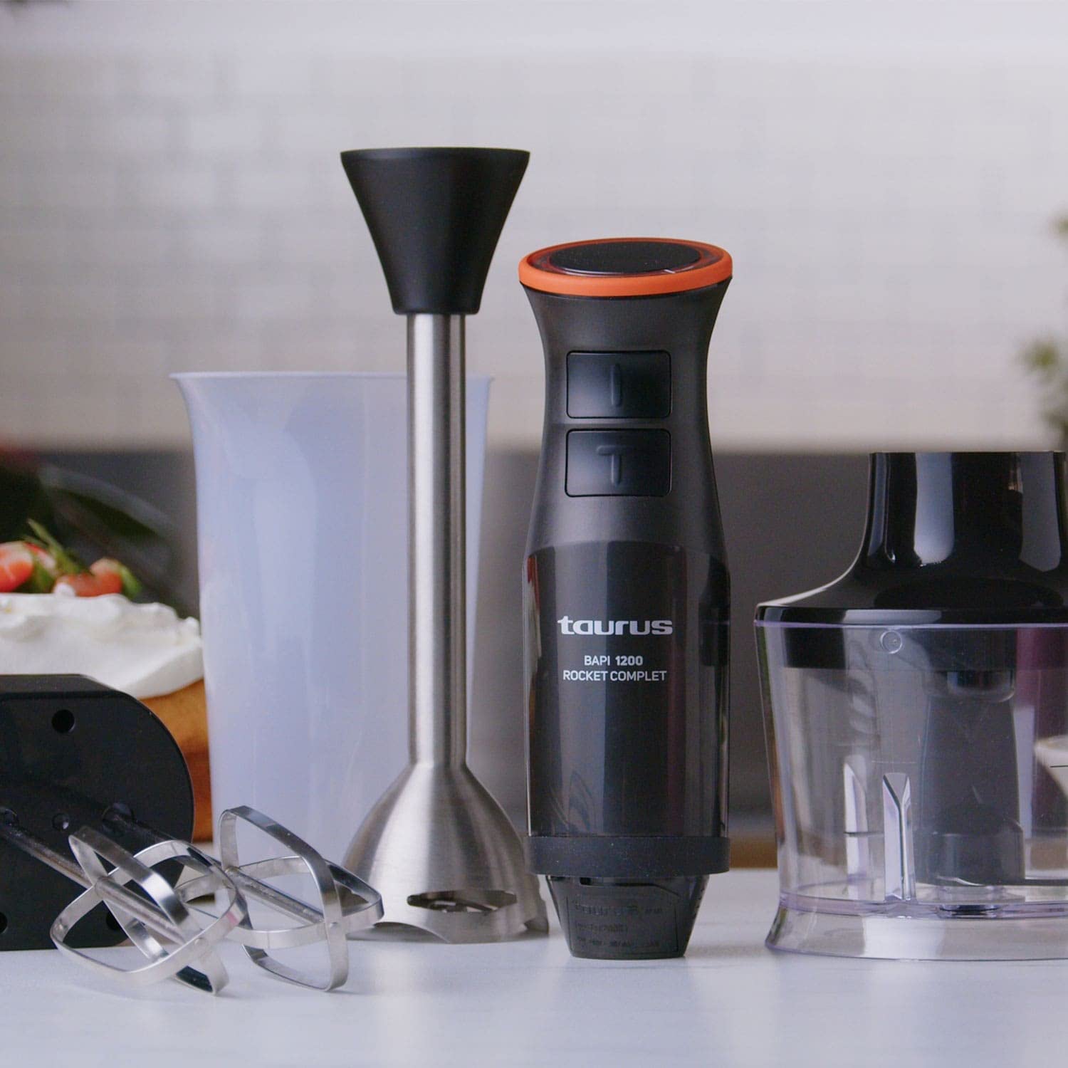 Taurus – Batidora de Mano BAPI Rocket Complet, 1200W, 20 Velocidades Ajustables + Turbo, 2 Cuchillas Acero Inoxidable, Vaso Medidor 500 ml, Jarra Picadora 350 ml, Lavavajillas, Soft-Touch
