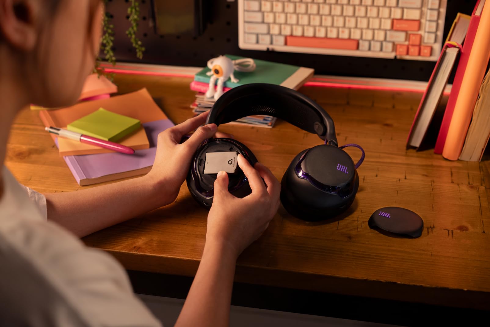JBL Quantum 850, Casque Gaming sans Fil à Réduction de Bruit, Noir