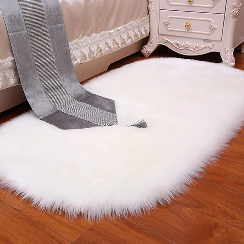 Tapis fausse peau de mouton douce blanche pour chambre à coucher