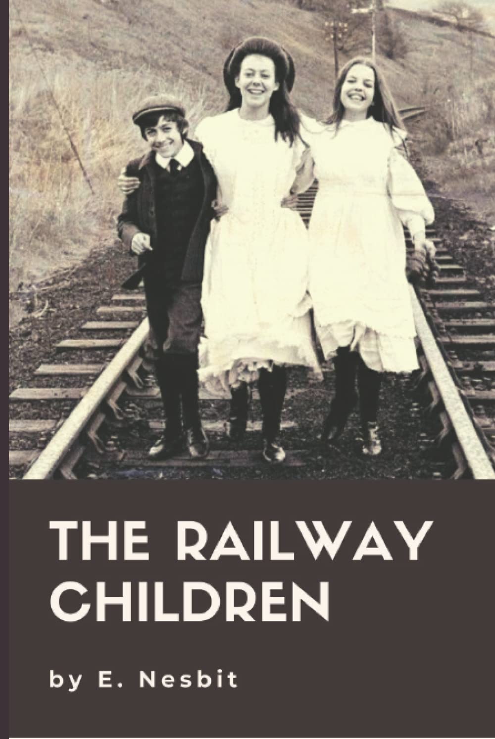 The Railway Children: Original Classics and Annotated