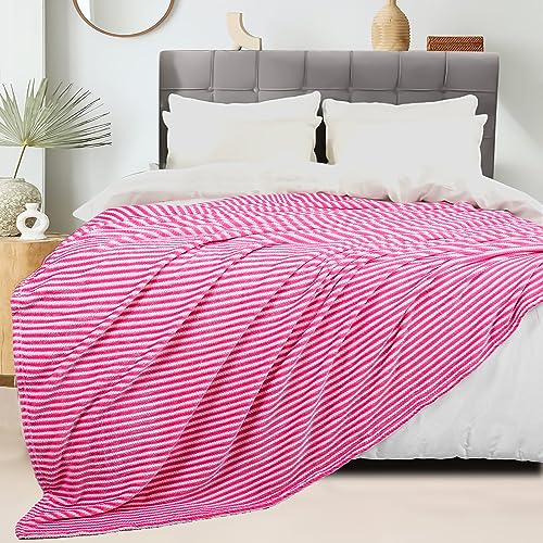 Image of Amazon Brand - Umi Premium Plush AC Blanket - Lightweight Luxurious Soft Towel Flannel Blanket, Super Soft Cozy and Comfy for Couch - (Single - 139 x 228 CM, Pink & White)| TC - 200