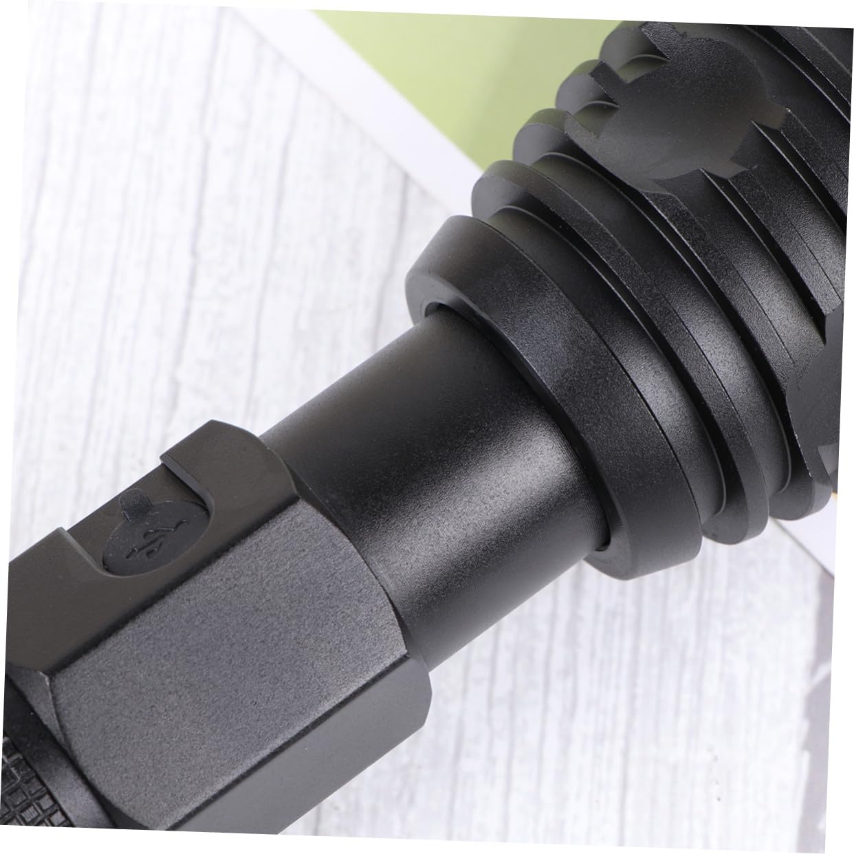 Didiseaon Torcia LED Ricaricabile Display Batteria USB 2 Sezioni Lega di Alluminio P90 Forte Luce Zoom per Campeggio e Passeggiate Cane