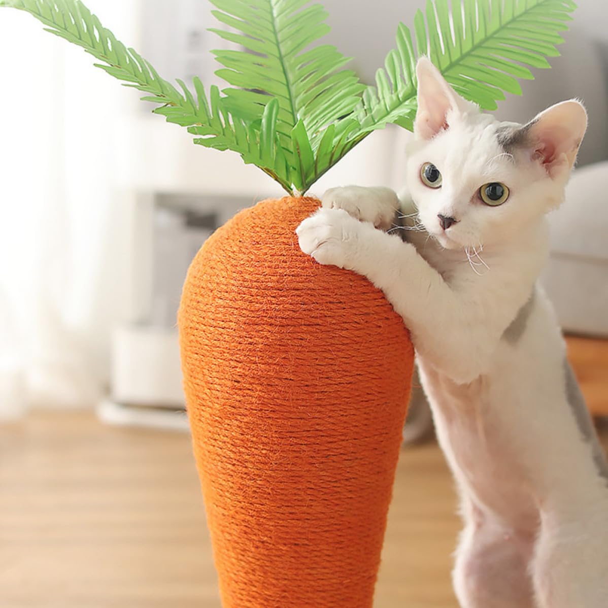 SEWACC Poteau à Griffes de Chat Cadre d'escalade pour Chat Carotte en Sisal Rouge Carton Composite pour Gratter Se Reposer et Jouer