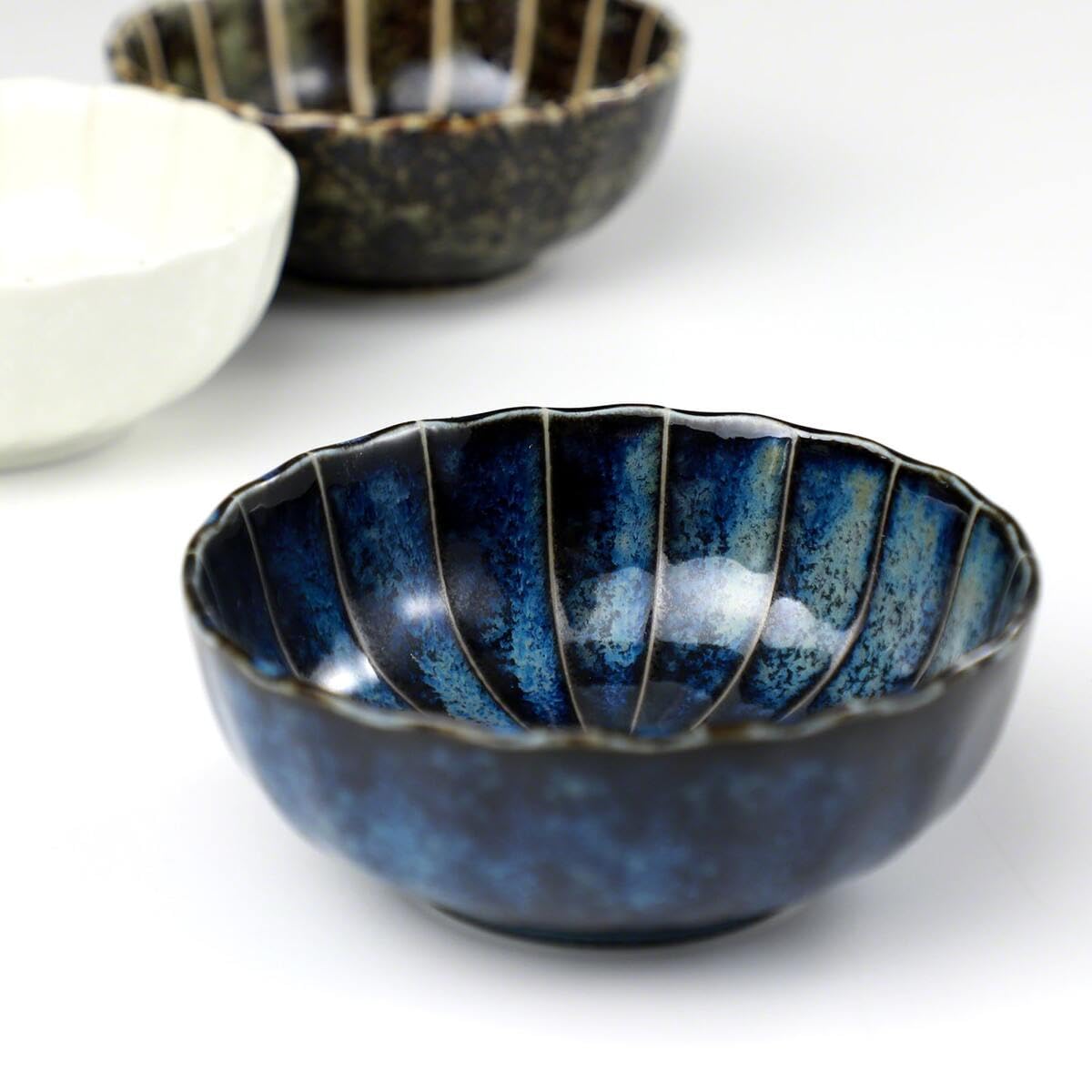 Asayu Japan Set Regalo Incenso a Basso Fumo e Portaincenso in Ceramica - Bastoncini di Incenso al Sandalo + Portaincenso a Loto Navy Blu Gift Set, Fatto in Giappone