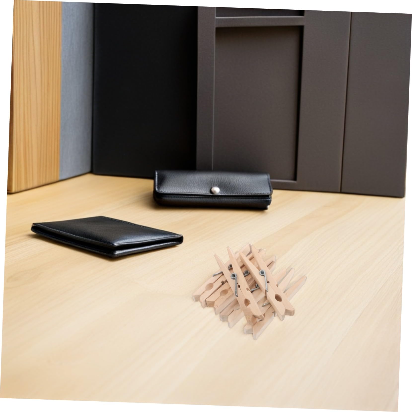 Mikikit 150 Pezzi Mollette Piccole in Legno Beige, Multiuso per Bucato Design Compatto e Portatile, Clip Antivento per Calze e Pantaloni, Accessori Essenziali per Casa