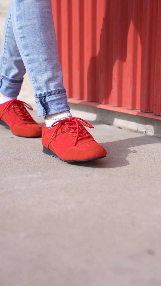 Watch Ultimate Dance Shoes - Hybrid - Red Suede on Amazon Live display picture 1