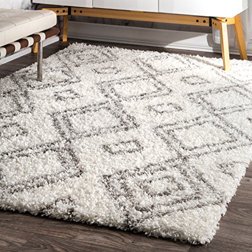 nuLOOM Iola Soft & Plush Shag Rug, 6' 7" x 9', White