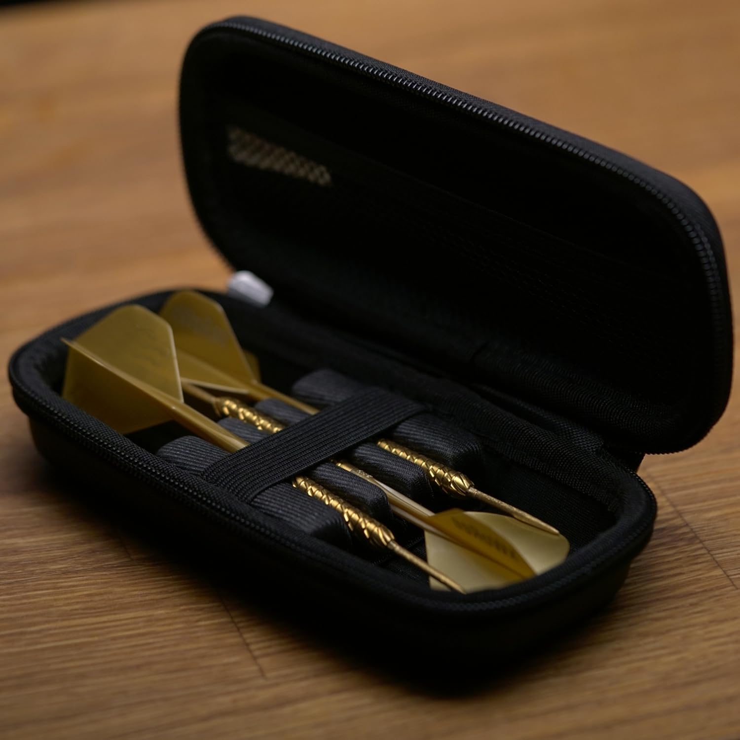 WaveB4 Personalisierte Dart Tasche mit Gravur – Darts Etui für 3 Dartpfeile & Zubehör – Dartcase mit Namen – Individuelle Dartpfeile Aufbewahrung – Dart Zubehör Tasche Geschenk Dartspieler