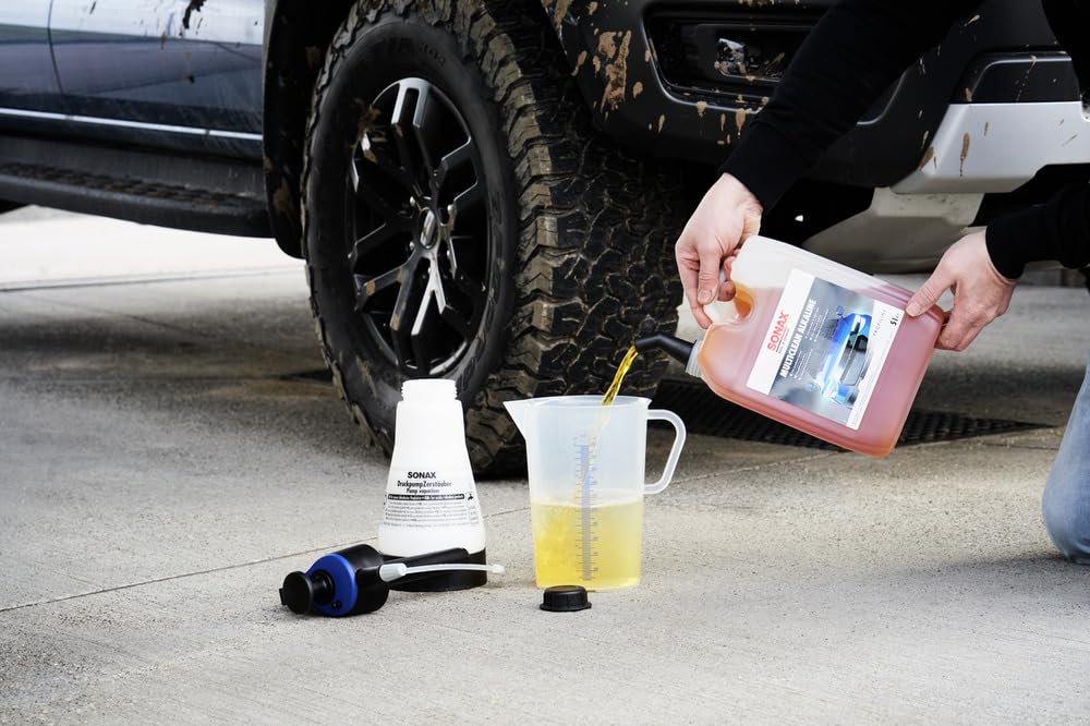 SONAX PROFILINE Multiclean Alkaline (5 Litri) predetergente Altamente alcalino per Il prelavaggio di Auto e Camion | Art. N. 06295000