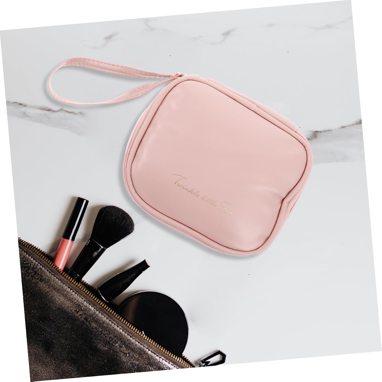 High-end Zippered Napkin Storage Bag Large Capacity Organizer Pouch for Pads Pu Material for Travel and Outdoor Use