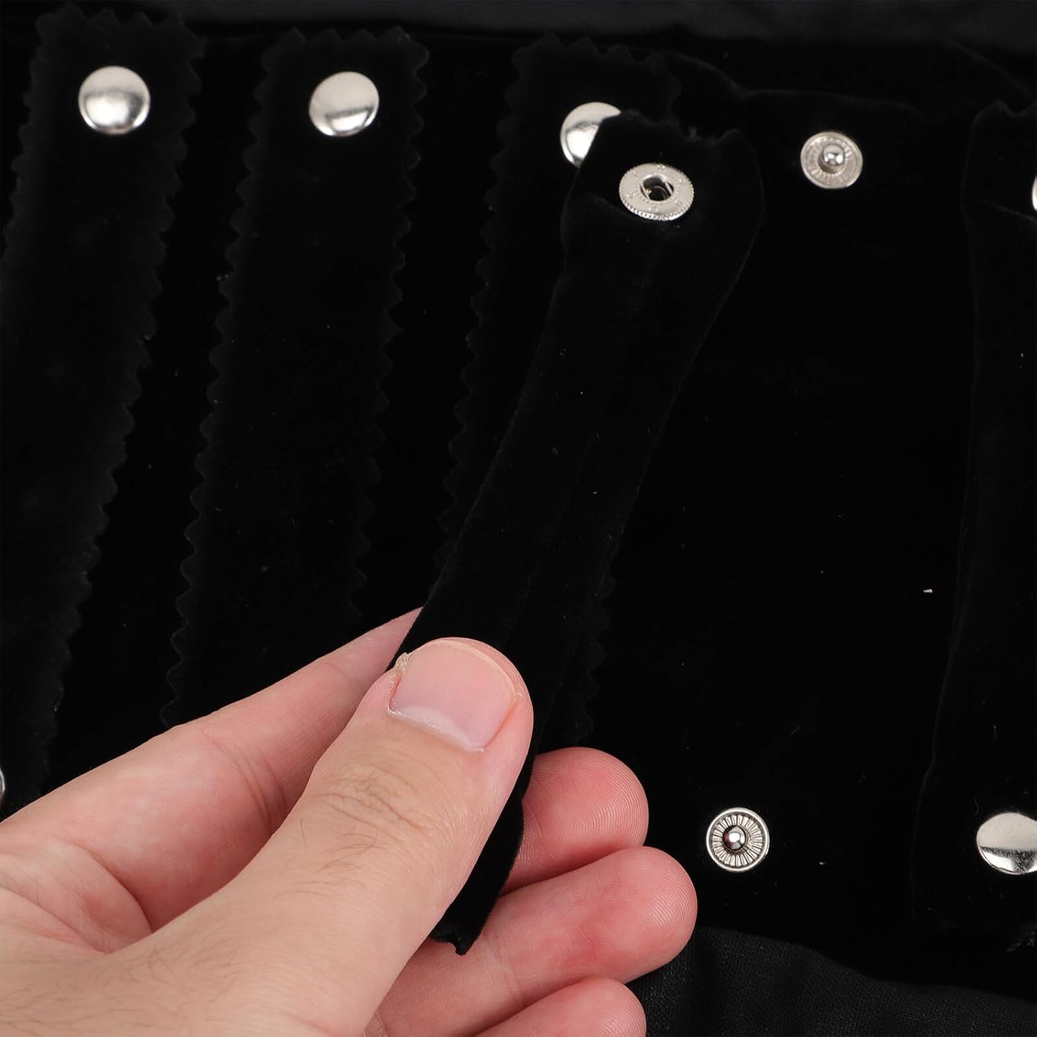 Pu Leather Jewelry Organizer Roll Bag Black Travel Jewelry Storage Pouch with Ring Holder for Rings and Earrings
