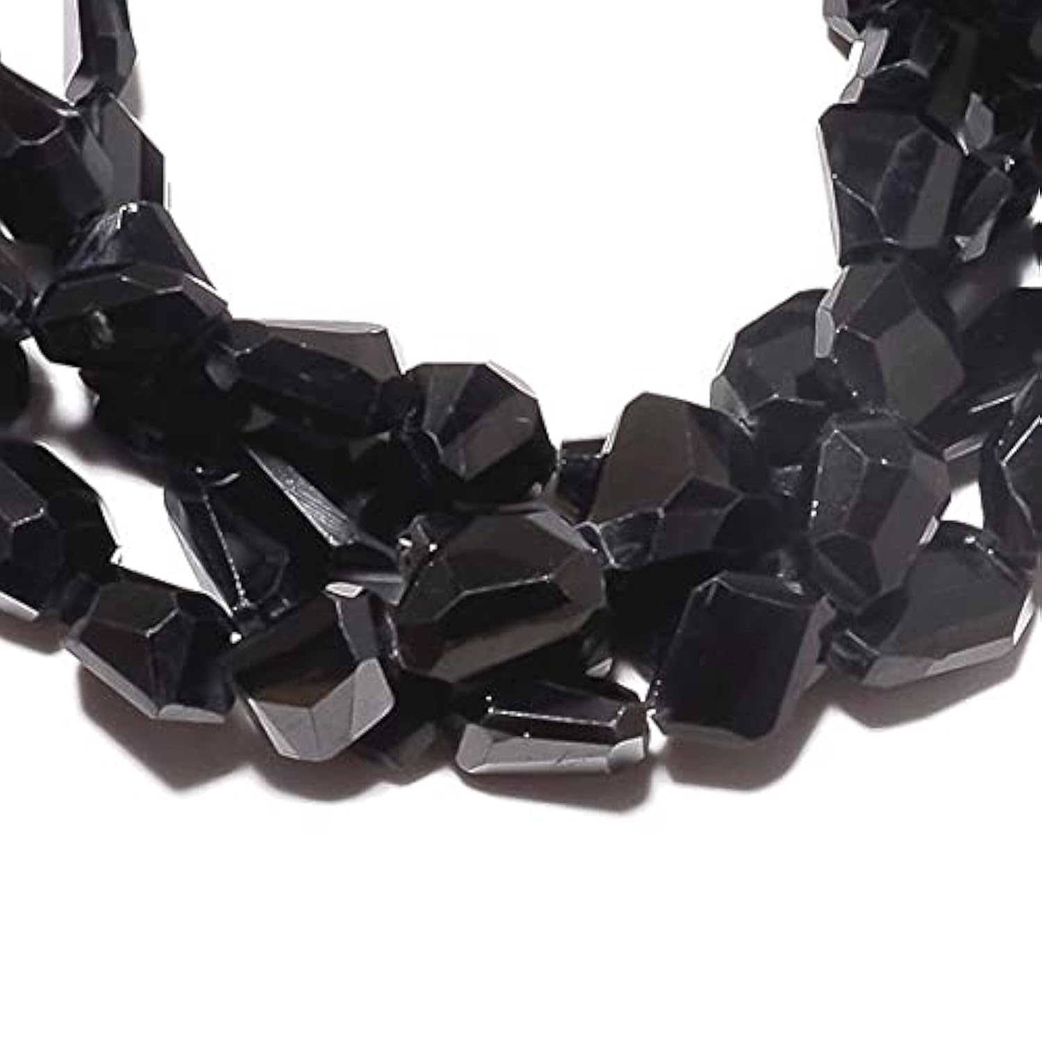 Natural gemstones spinelle noir pour composer vos bijoux d'été et accessoires du quotidien