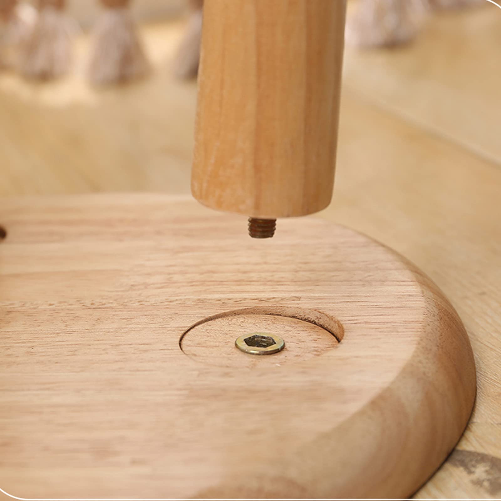 Een Rechthoekige Massief Houten Salontafel Met 4 Laden, In Oosterse Stijl En Met Gesculpteerde Delen