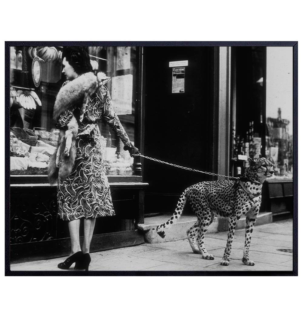 Glam High Fashion Wall Art Picture - Elegant Exotic Woman Shopping with Cheetah Home Decor - Vintage New York City, NY Photo - Funny Luxury Gift for Women - Bedroom, Bathroom, Living Room Decoration