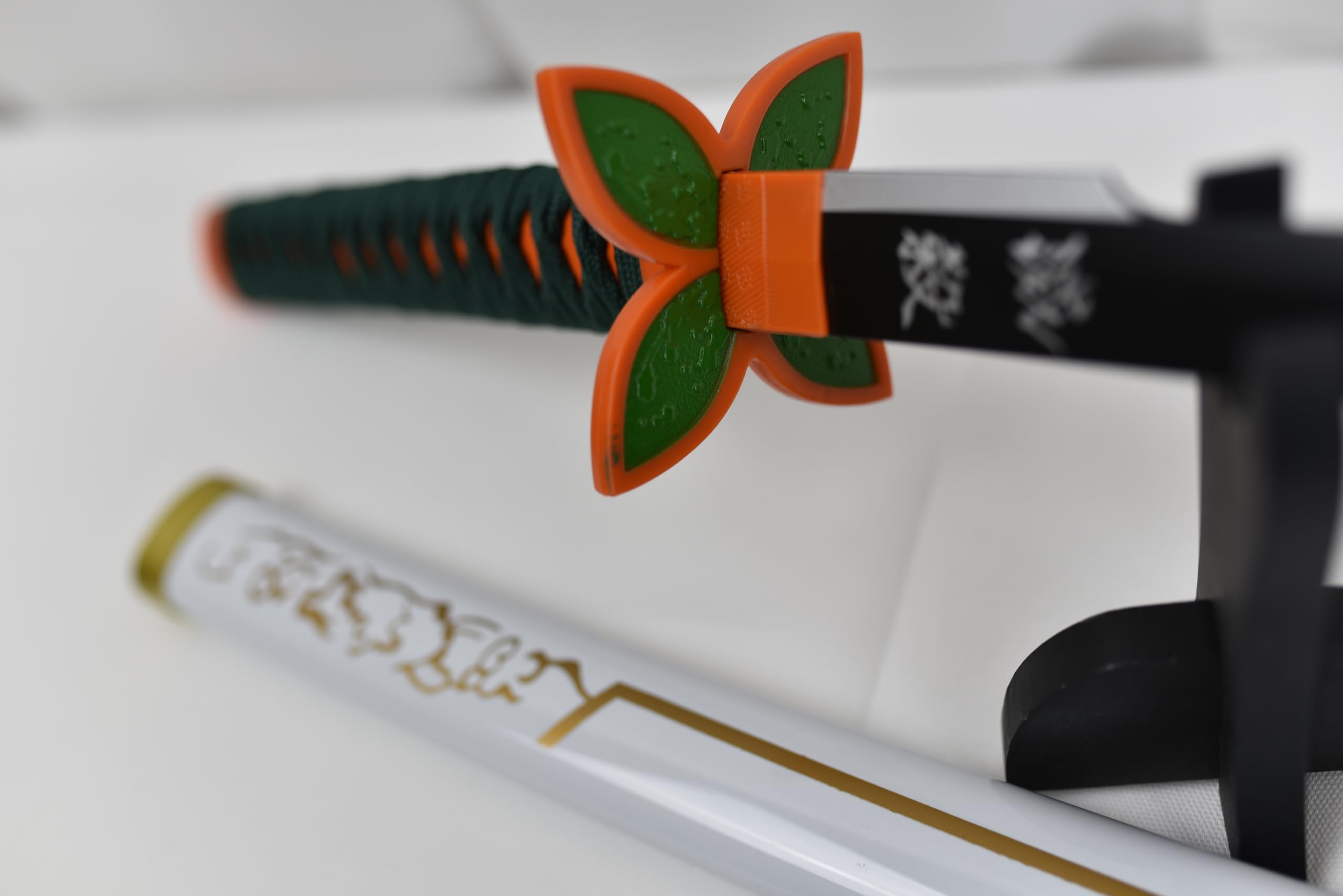 Spaziomilitare Katana Ornamentale in Bambù di Shinobu Kocho | Serie Anime