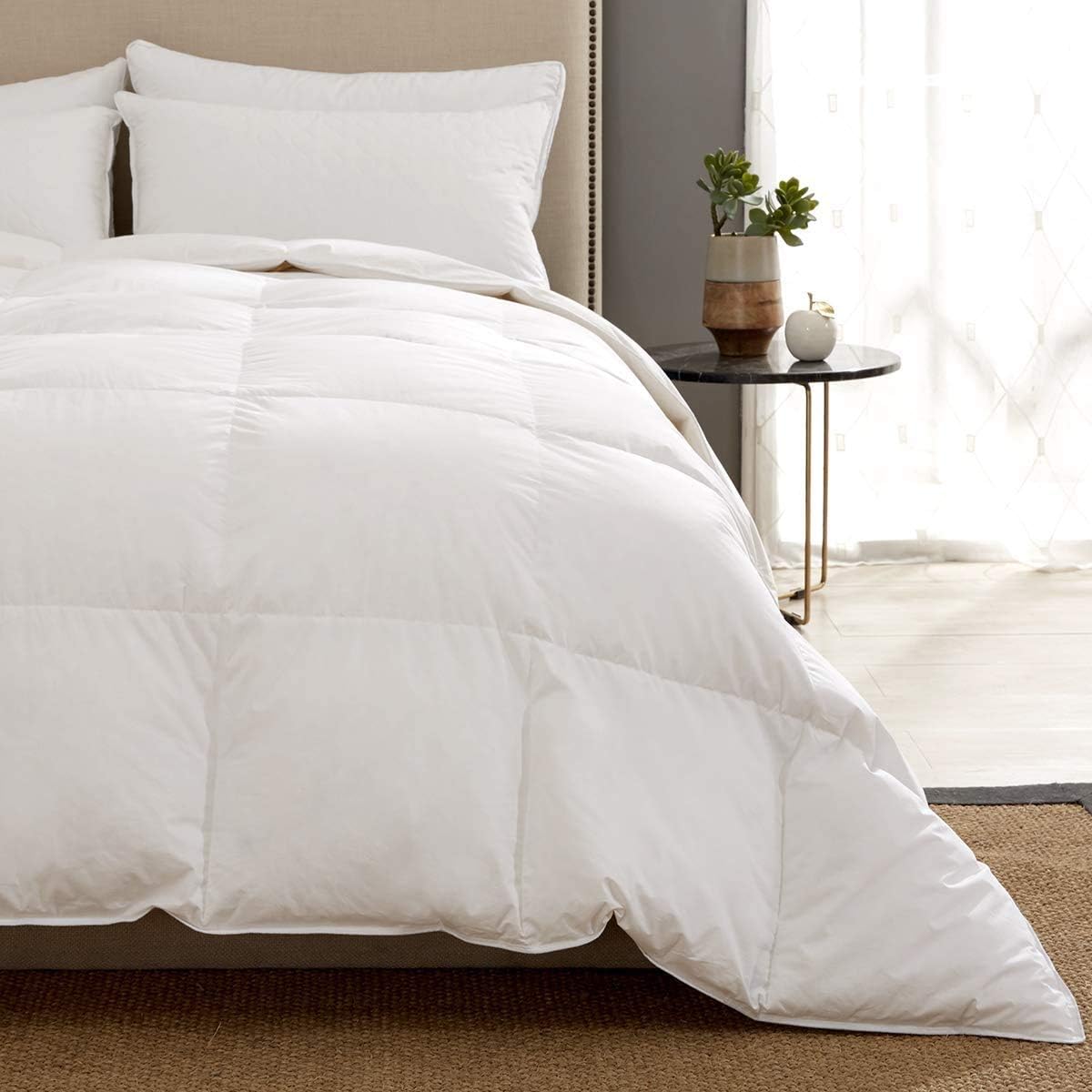Super Brands puredown All- Baffle Box Design Duvet Insert 700 Filling Power All- All-Season Down Comforter, Full/Queen, White