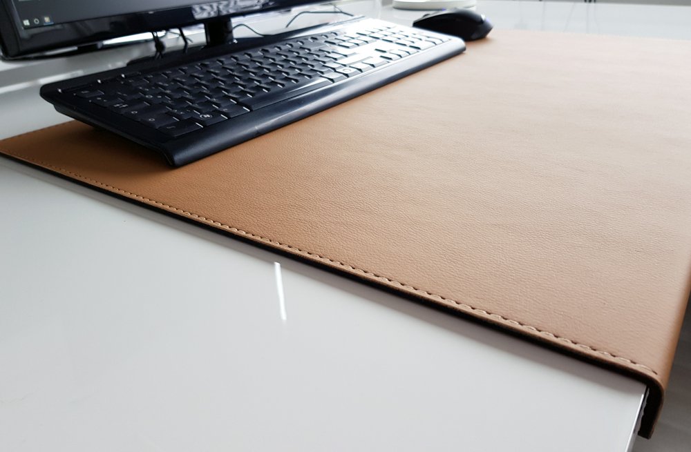 Gehoekte bureauonderlegger met randbescherming zacht lux leer 60 x 38