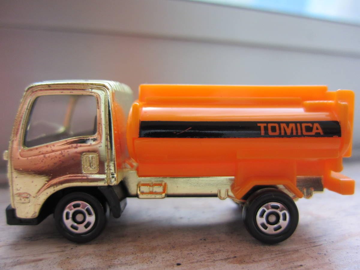 ☆♦トミカ→タンクローリー車 透明タンクローリー！ 新作トミカ トミカタウン トランス