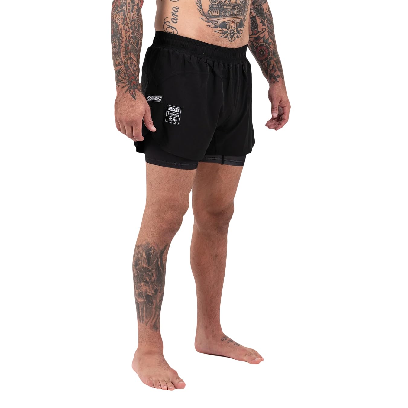 SCRAMBLE Kombinowane spodenki bojowe. Lekkie spodenki MMA do boksu, BJJ, Muay Thai, Kickboxingu, jazdy na rowerze, biegania i siłowni. Spodenki sportowe do sztuk walki dla mężczyzn.