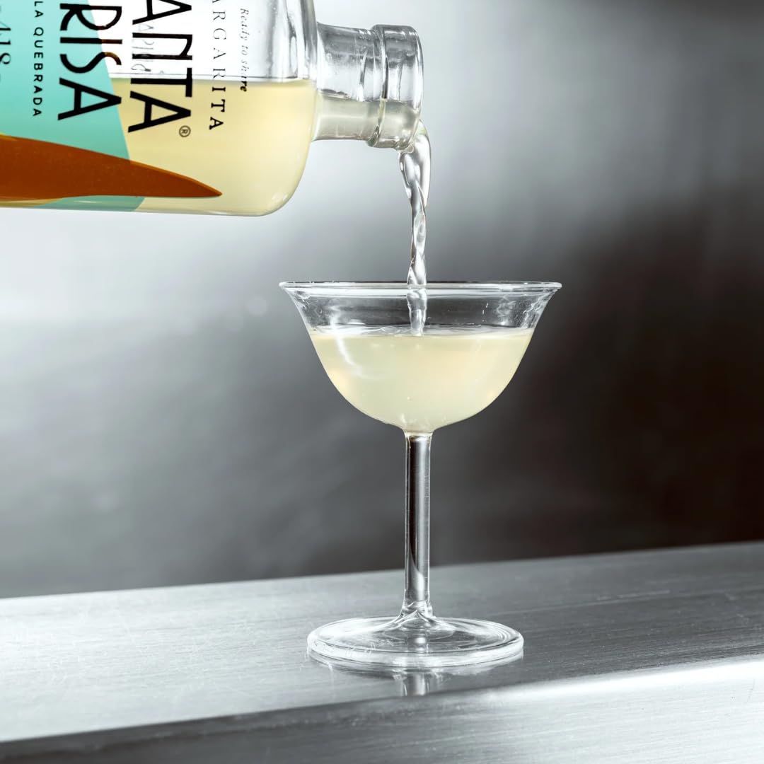 Santa Brisa Margarita de la Quebrada 750ml – Cóctel Mexicano Listo para Servir – Elaborado con Zumo de Lima Natural y Destilado de Agave Azul – 13,5% Vol. – Sabor Auténtico y Refrescante