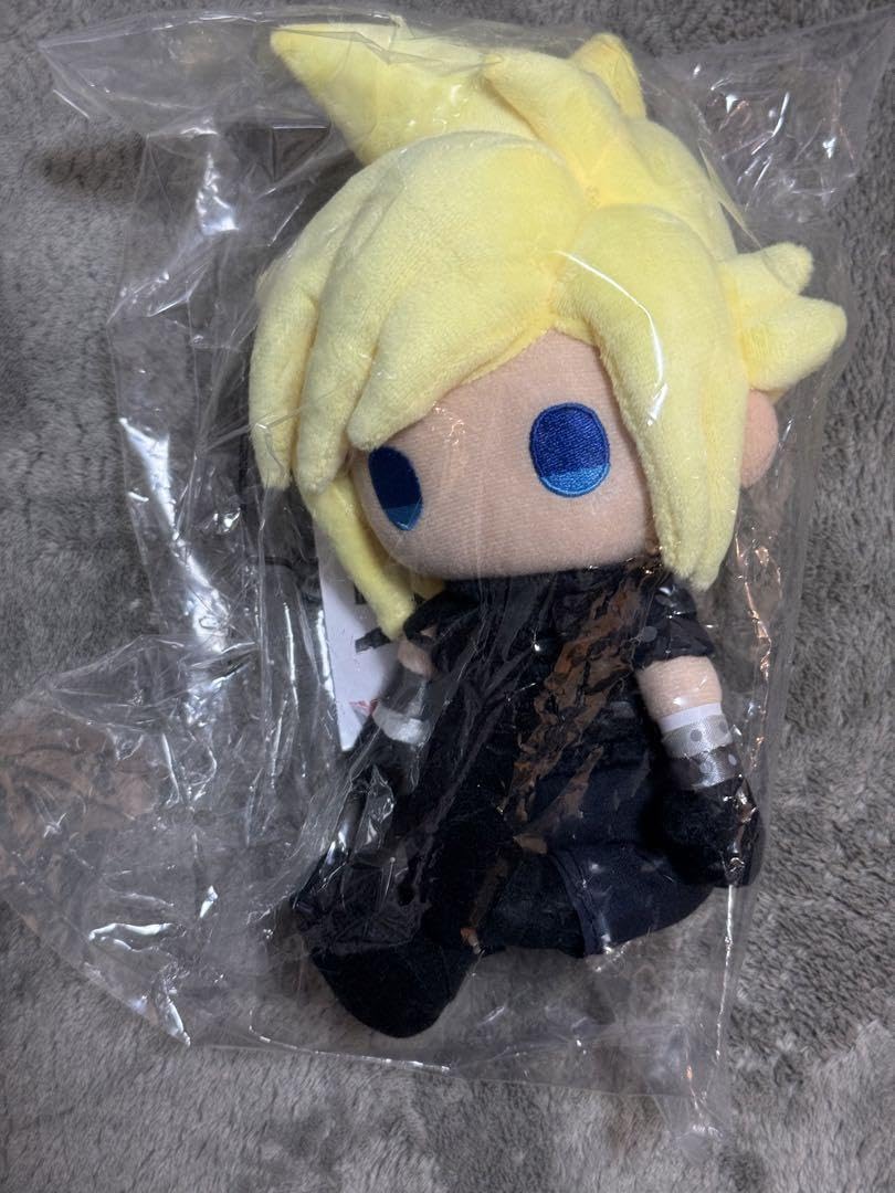 Amazon.co.jp: FFVII ぬいぐるみ リメイク クラウド・ストライフ