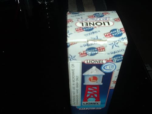 Miniatura 8 de Lionel Train Water Tower - Juego de salero y pimentero