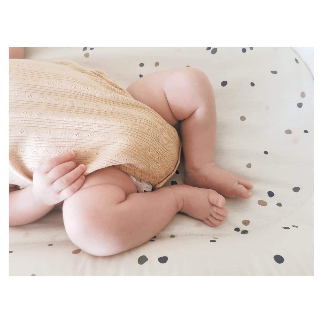 Tinéo - Réducteur de Lit 95x60x10cm, Cocon De Sommeil Ouatiné, Cale Bébé pour Lit, Nid Bébé, Déhoussable, Entretien Machine 30°, Réversible, 0-6 Mois (Gris Clair/Imprimé Terrazzo)