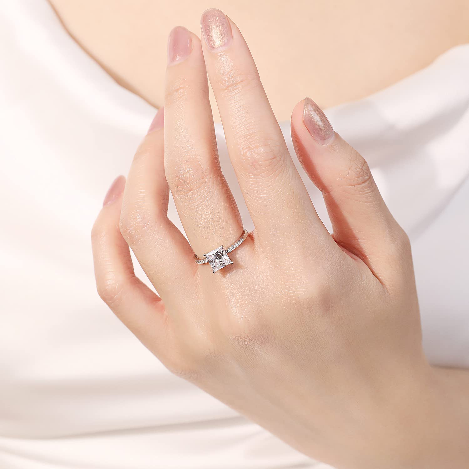 Anello di fidanzamento con diamante taglio principessa per donne in argento Sterling 925 Anello di promessa regolabile Anello con diamante