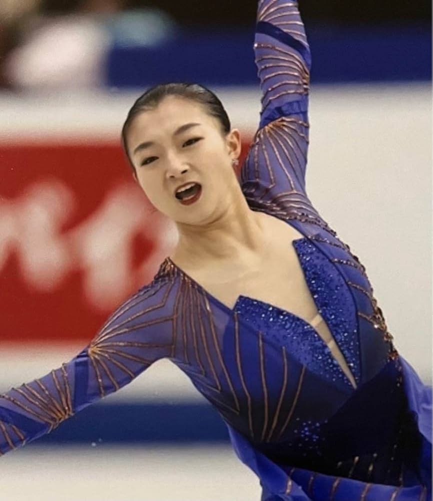 坂本花織 直筆サイン付き写真 世界女王 女子フィギュアスケート　証明書付 1枚⑪ Amazon.co.jp: 正規品 直筆サイン付き写真 坂本花織 女子