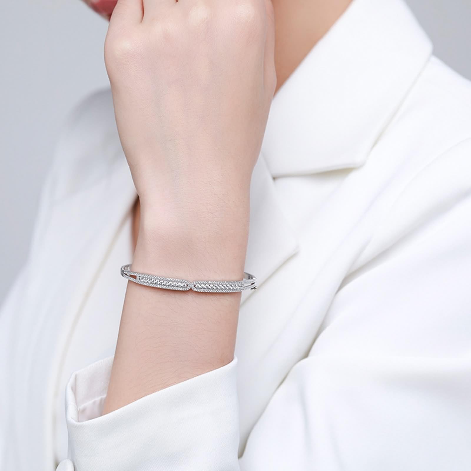 Pulseras para mujer a la moda, elegantes y brillantes con moissanita redonda, oro blanco/platino 950