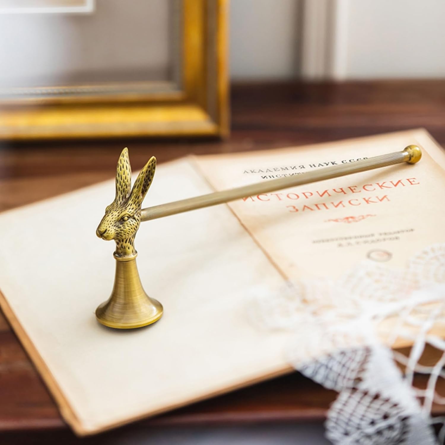 Vintage Brass Rabbit Candle Snuffer with Long Handle, Antique Decorative Gold Bunny Home Decor,Candle Extinguisher Tool for Candles Aromatherapy (Rabbit Gold)