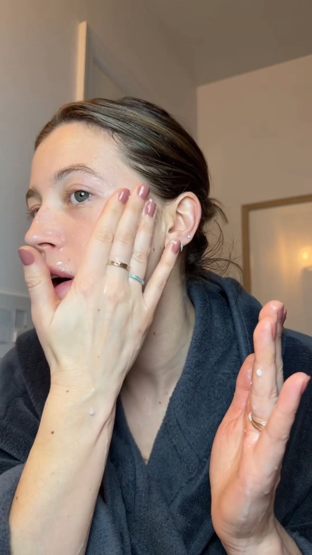 フェイスジェル・ゲル BBA Amazon.com: Bliss Jelly Glow Peel | Gentle Peeling Gel Non